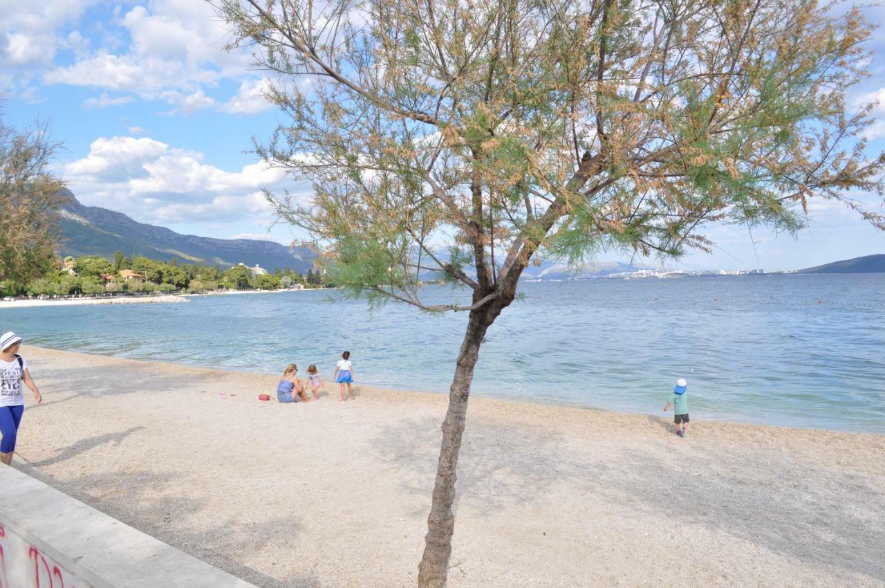Apartmani Ujakovic คาชเตลา ภายนอก รูปภาพ