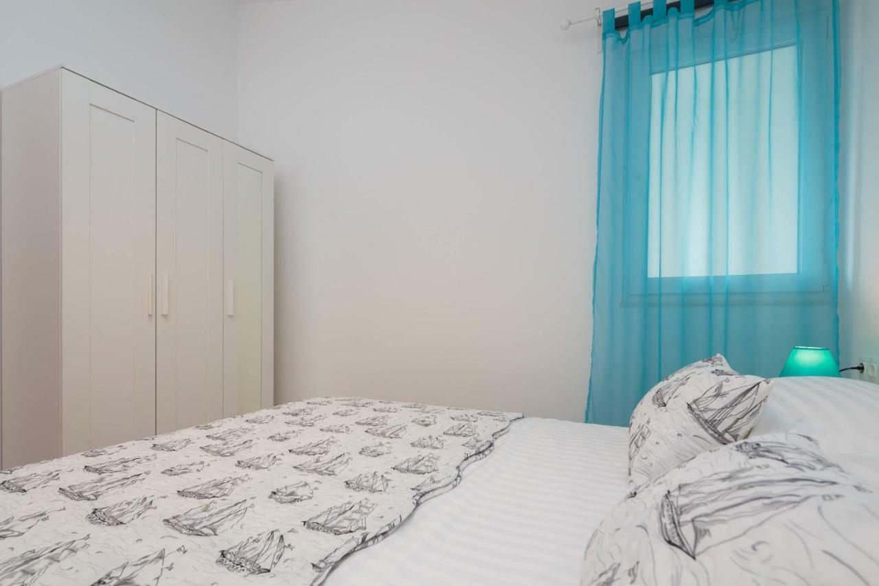 Apartmani Ujakovic คาชเตลา ภายนอก รูปภาพ