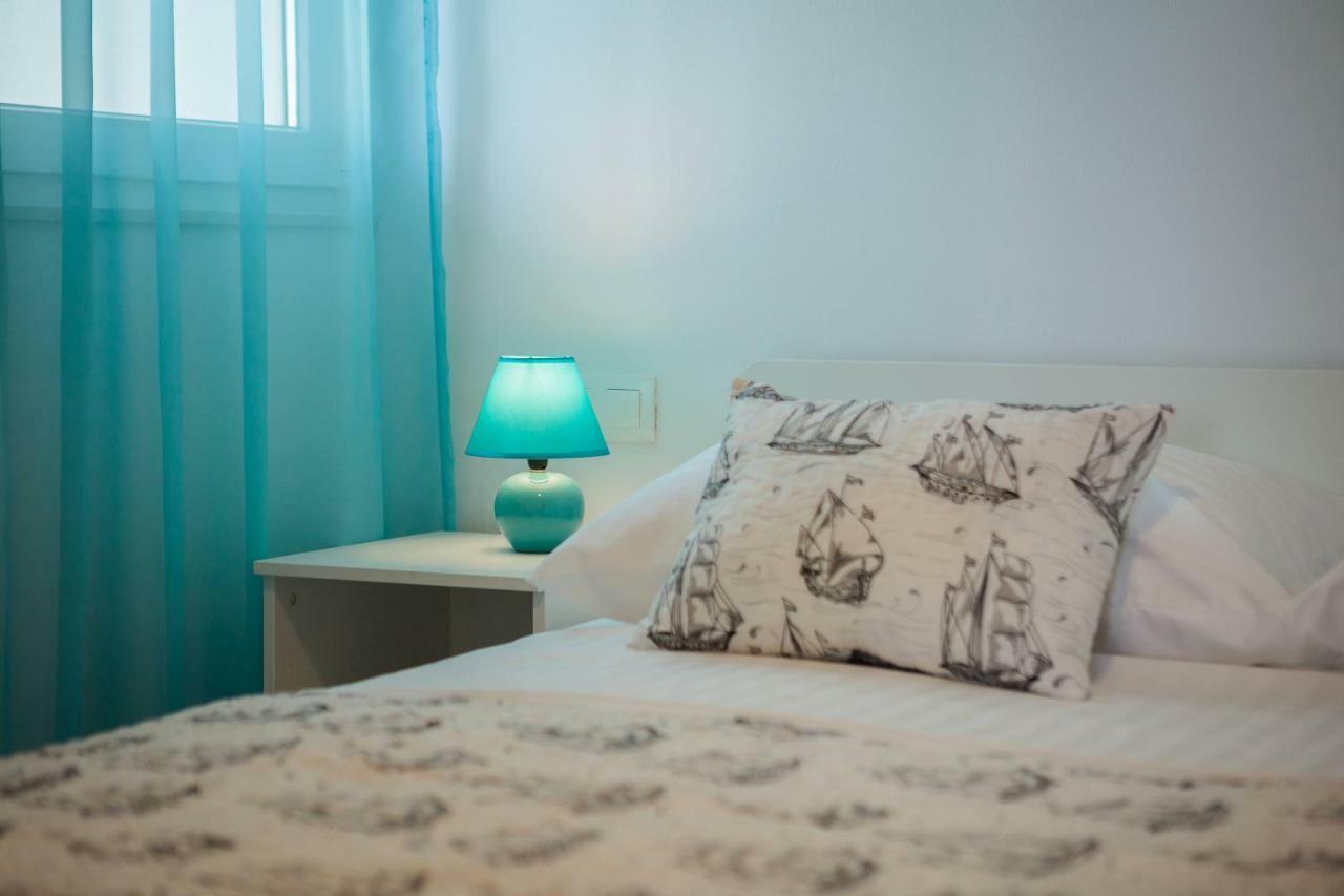 Apartmani Ujakovic คาชเตลา ภายนอก รูปภาพ